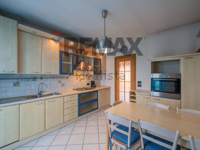 Appartamento in vendita di 117 m² in Via dei Platani, 4