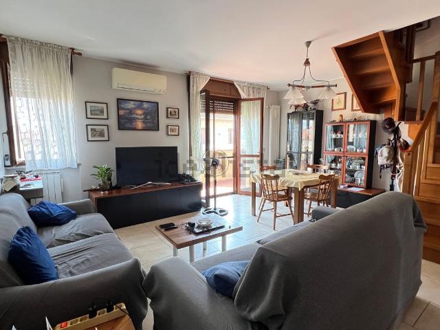 Appartamento in vendita di 117 m² in Via delle Robinie, 15
