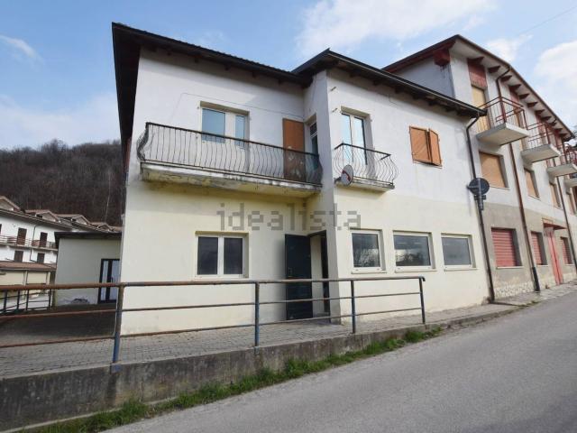 Appartamento in vendita di 117 m² in Via delle Terme, 1