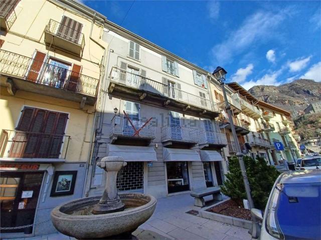 Appartamento in vendita di 117 m² in Via Emile Chanoux, 93