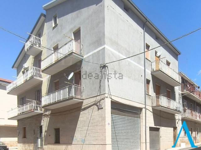 Appartamento in vendita di 117 m² in Via Fratelli Cairoli, 132