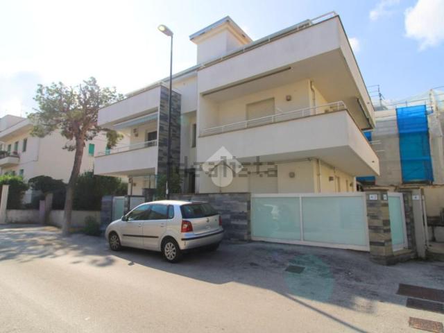 Appartamento in vendita di 117 m² in Via Luigi Anelli