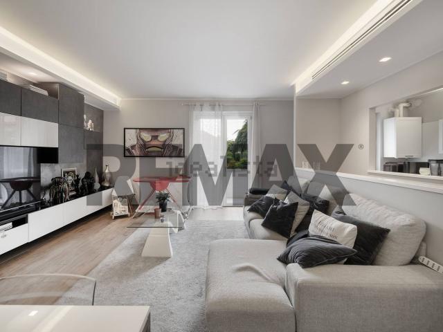 Appartamento in vendita di 117 m² in Via Madre M. Bucchi, 3