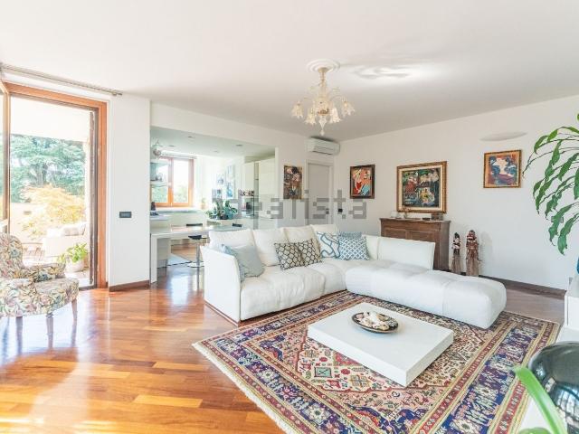 Appartamento in vendita di 117 m² in Via Novara, 14