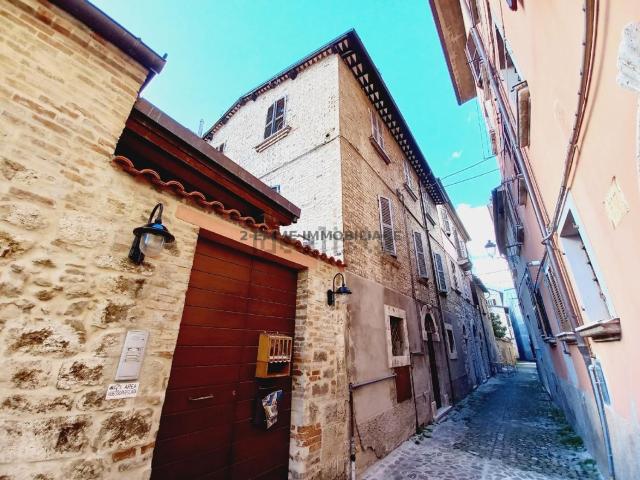 Appartamento in vendita di 117 m² in Via Sant&apos Emidio