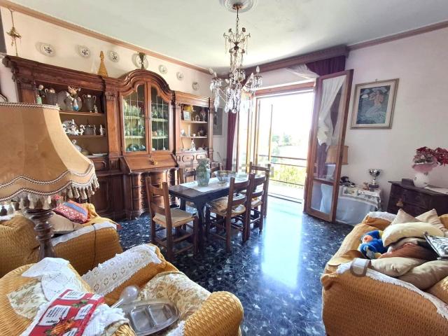 Appartamento in vendita di 117 m² in Via Setteponti