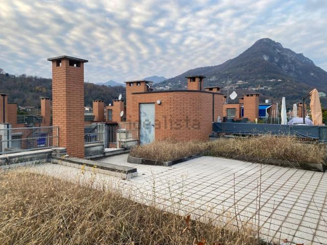 Appartamento in vendita di 117 m² in Via Statale