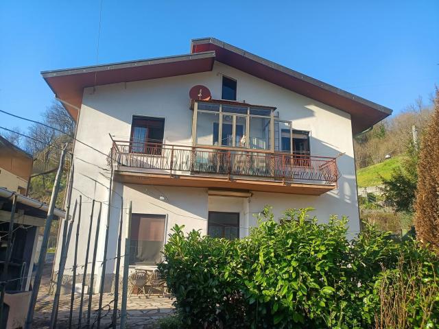 Appartamento in vendita di 117 m² in Via Stazione, 90