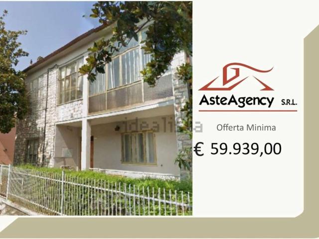 Appartamento in vendita di 117 m² in Via T. Ceccacci, 30