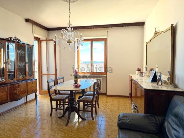 Appartamento in vendita di 117 m² in Via Vittorio Alfieri, 89