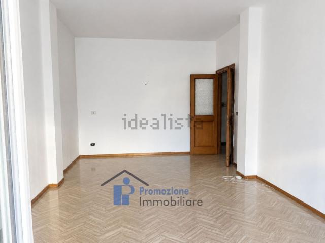 Appartamento in vendita di 117 m² in Viale Filippo Turati, 27