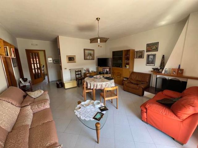 Appartamento in vendita di 117 m² in Viale Lazio, 18