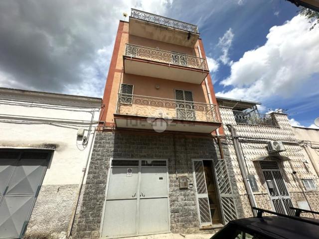 Appartamento in vendita di 117 m² in Vico Giuseppe di Vagno, 11