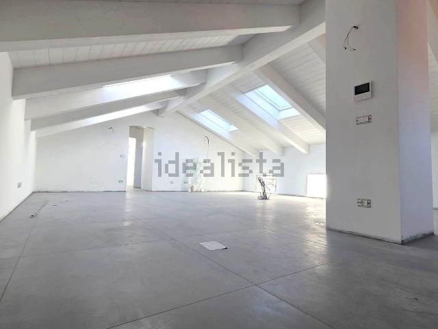 Appartamento in vendita di 117 m² in Corso Laghi, 198