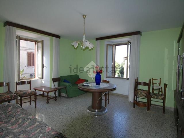 Appartamento in vendita di 117 m² in Frazione Villa Scirca, 25
