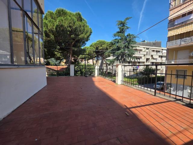 Appartamento in vendita di 117 m² in Piazza Caduti Partigiani, 3