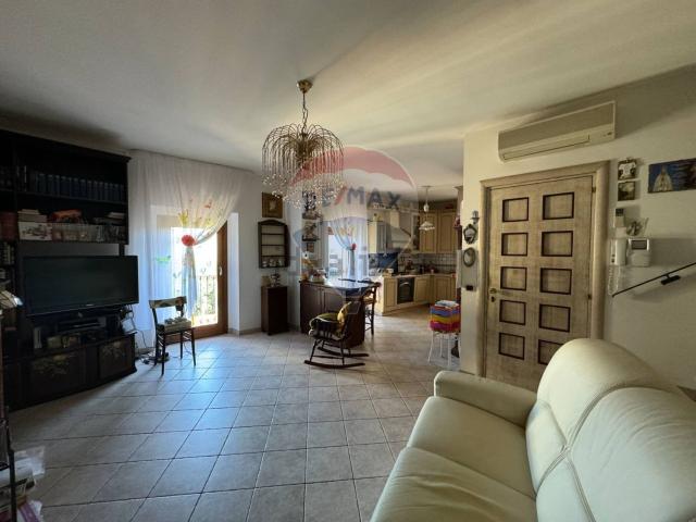 Appartamento in vendita di 117 m² in Strada de&apos  Frentani, 19