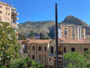 Appartamento in vendita di 118 m² in Via Ciullo D&apos Alcamo