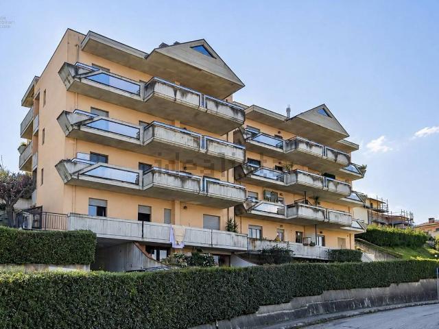 Appartamento in vendita di 118 m² in Via Cuneo, 52