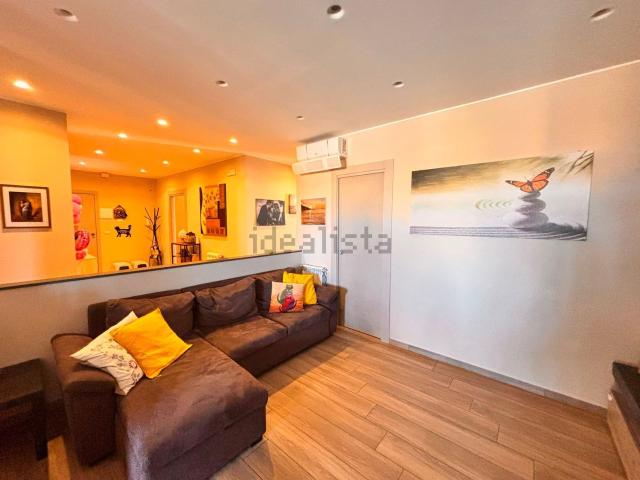 Appartamento in vendita di 118 m² in Via Ammiraglio Caracciolo