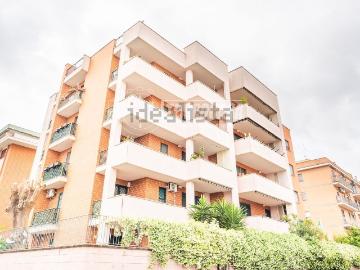 Appartamento in vendita di 118 m² in Via Achille Capizzano, 12