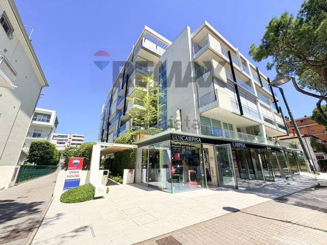 Appartamento in vendita di 118 m² in Via Bafile, 530