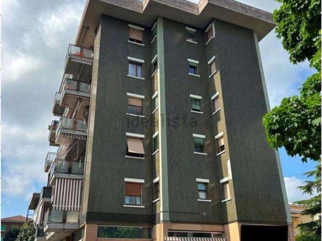 Appartamento in vendita di 118 m² in Via Giacomo Puccini, 3