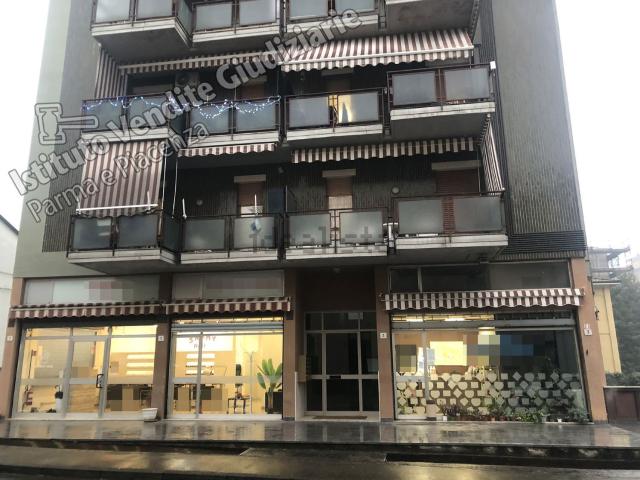 Appartamento in vendita di 118 m² in Via Giacomo Puccini, 3