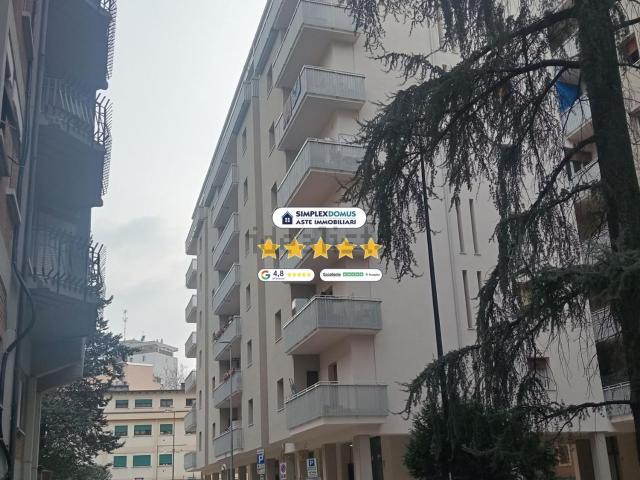 Appartamento in vendita di 118 m² in Via Don Giovanni Alai