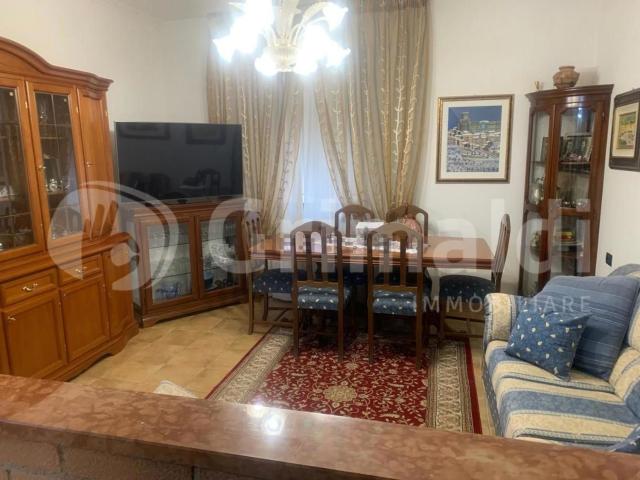 Appartamento in vendita di 118 m² in Via Dante Alighieri