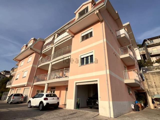 Appartamento in vendita di 118 m² in Via dei Platani