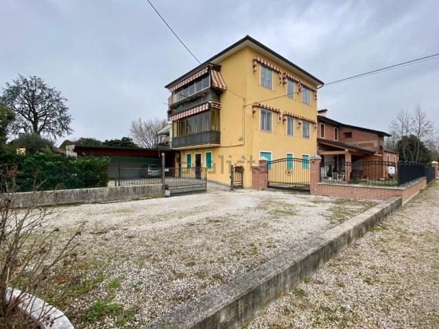 Appartamento in vendita di 118 m² in Via del Mulino