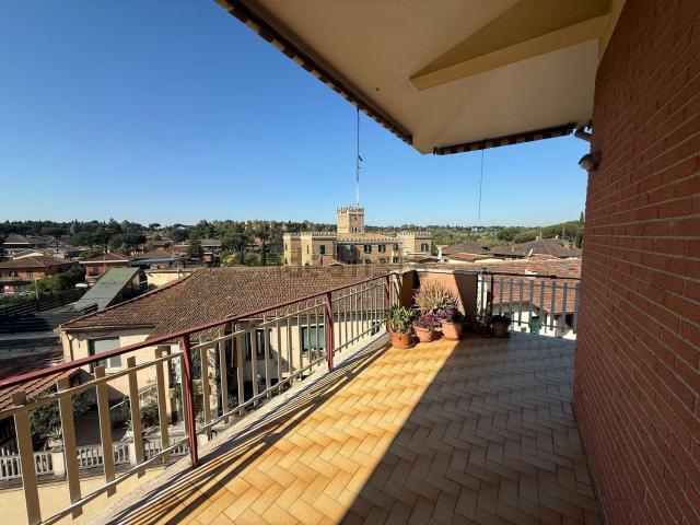 Appartamento in vendita di 118 m² in Via di S. Tarcisio, 116
