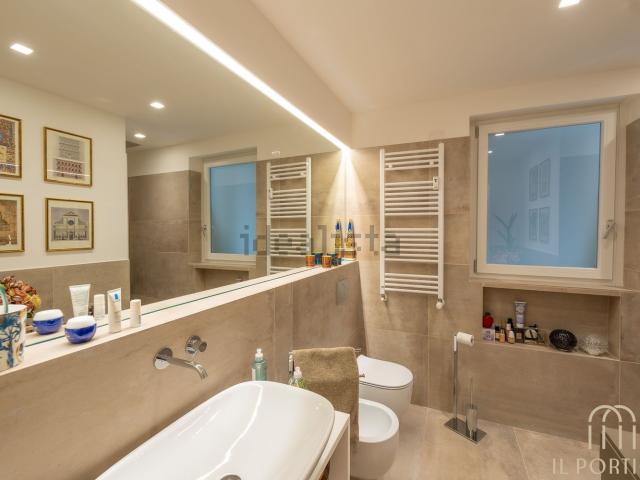 Appartamento in vendita di 118 m² in Via Francesco Petrarca, 16