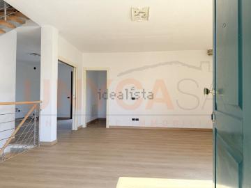 Appartamento in vendita di 118 m² in Via Ippolito Nievo