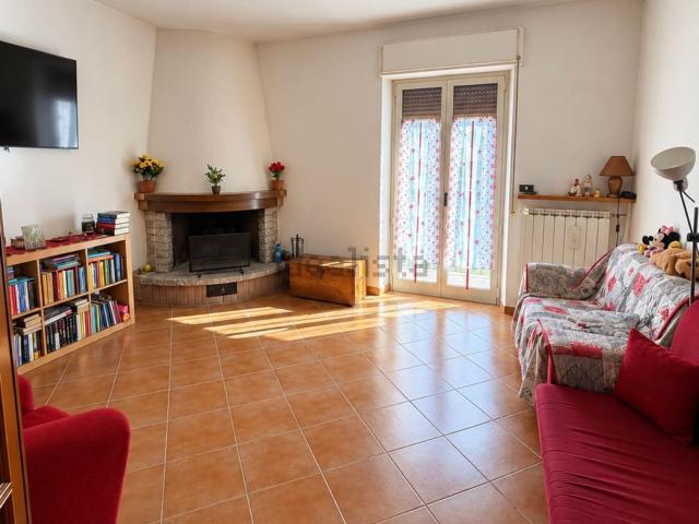 Appartamento in vendita di 118 m² in Via Lucantoni