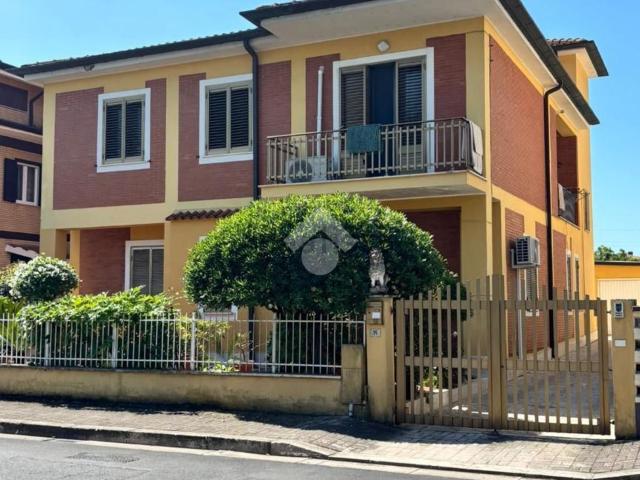 Appartamento in vendita di 118 m² in Via Moncenisio, 15