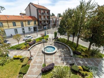 Appartamento in vendita di 118 m² in Via Mons. G. Terruzzi, 2