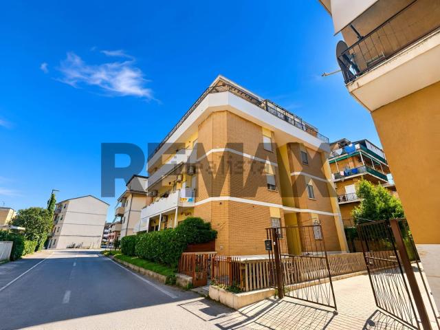 Appartamento in vendita di 118 m² in Via Salvo D&apos Acquisto, 206