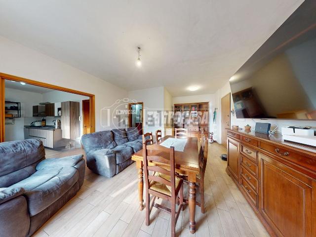 Appartamento in vendita di 118 m² in Via Scorrano, 77