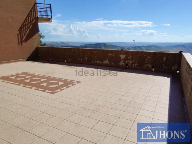 Appartamento in vendita di 118 m² in Via Senatore Antonio Romano