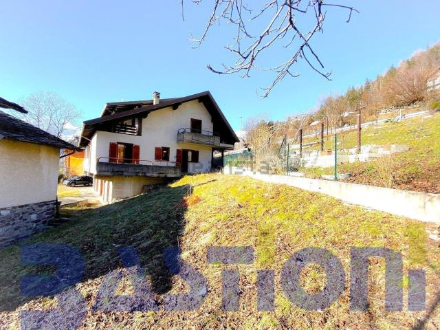 Appartamento in vendita di 118 m² in Via Spiazzi, 54