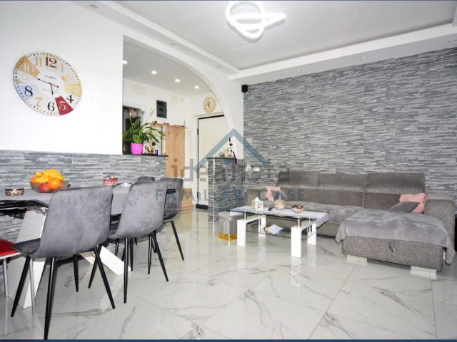 Appartamento in vendita di 118 m² in Via Pagani