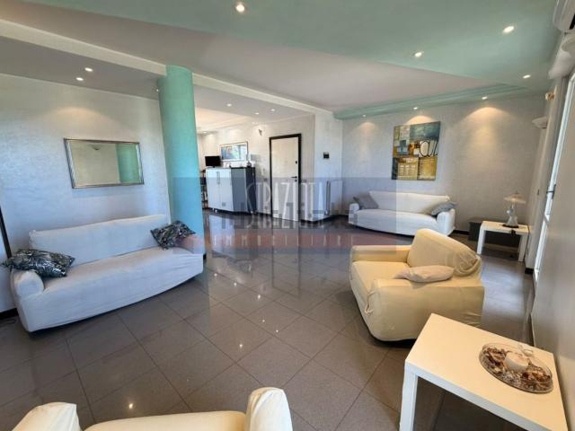 Appartamento in vendita di 118 m² in Via Papa Paolo VI, 10