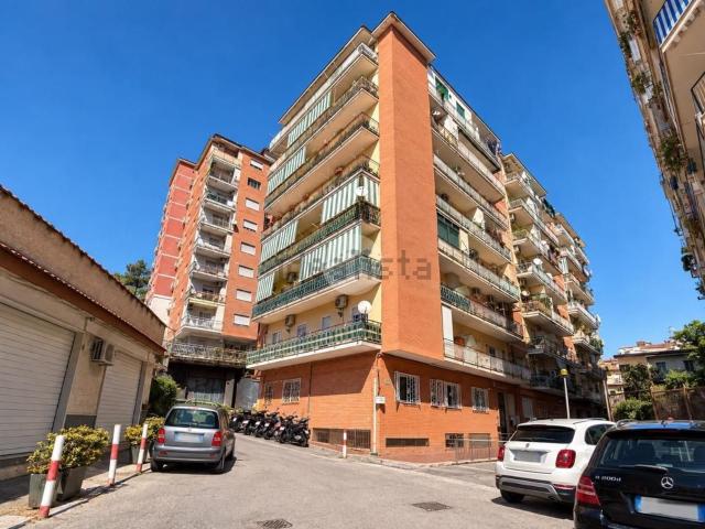 Appartamento in vendita di 118 m² in Via Terracina, 354