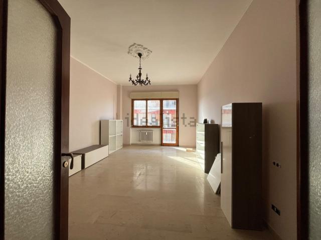 Appartamento in vendita di 118 m² in Via Tiburtina Valeria
