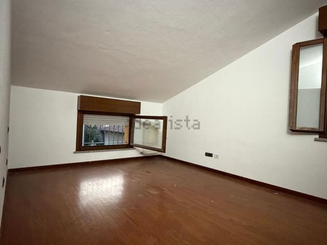 Appartamento in vendita di 118 m² in Via Vittorio Saltini