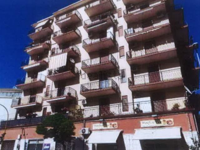 Appartamento in vendita di 118 m² in Viale Tica