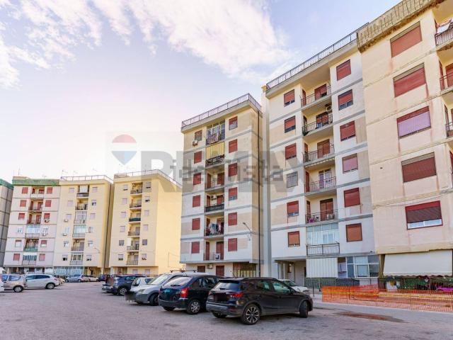 Appartamento in vendita di 118 m² in Viale Algeri, 88