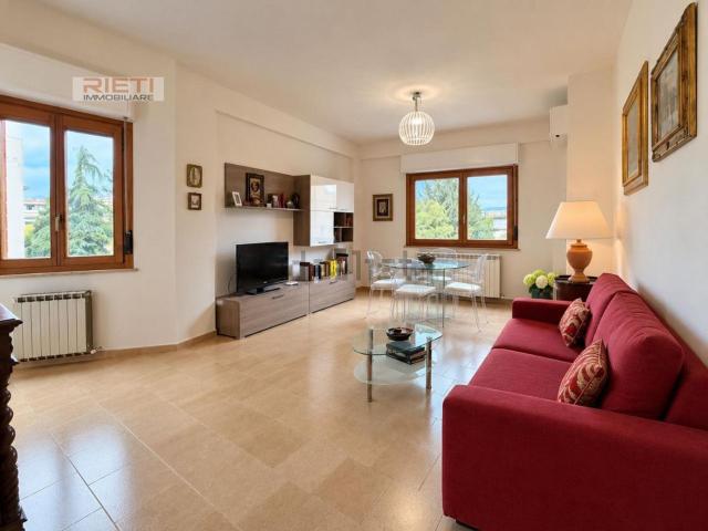 Appartamento in vendita di 118 m² in Viale Giulio de Juliis, 58